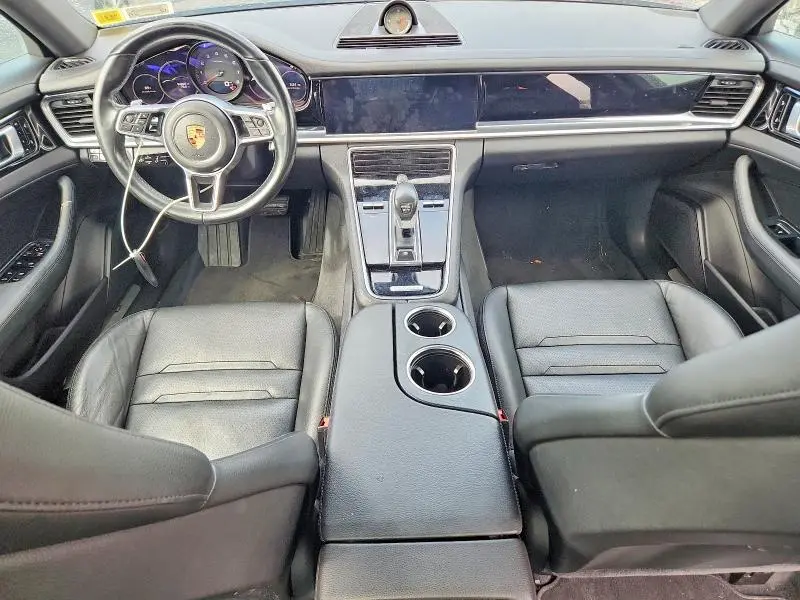 2018 PORSCHE PANAMERA 4  