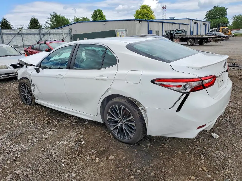 2018 TOYOTA CAMRY SE  