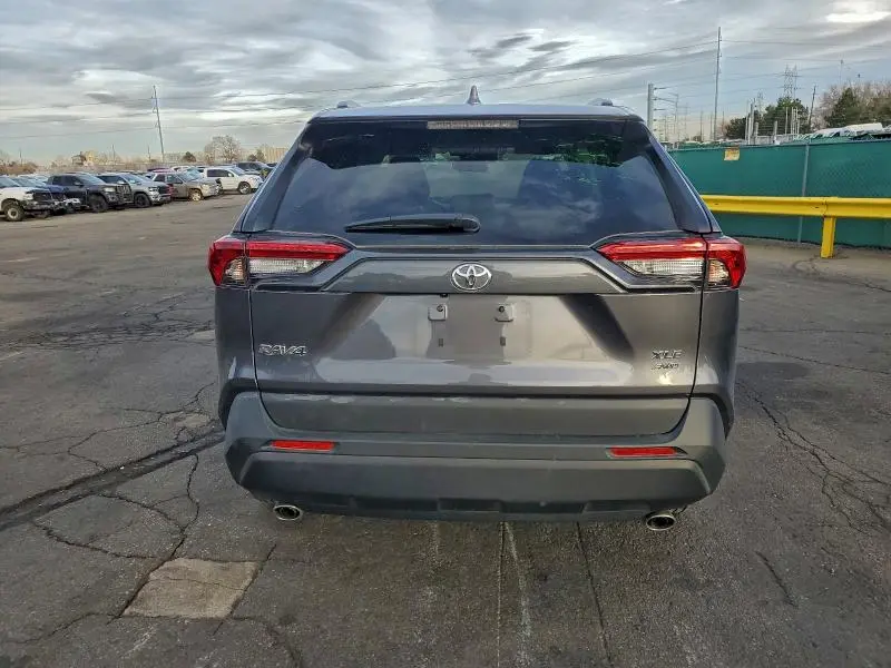 2025 TOYOTA RAV4 XLE  