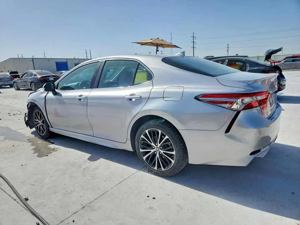 2019 TOYOTA CAMRY SE  