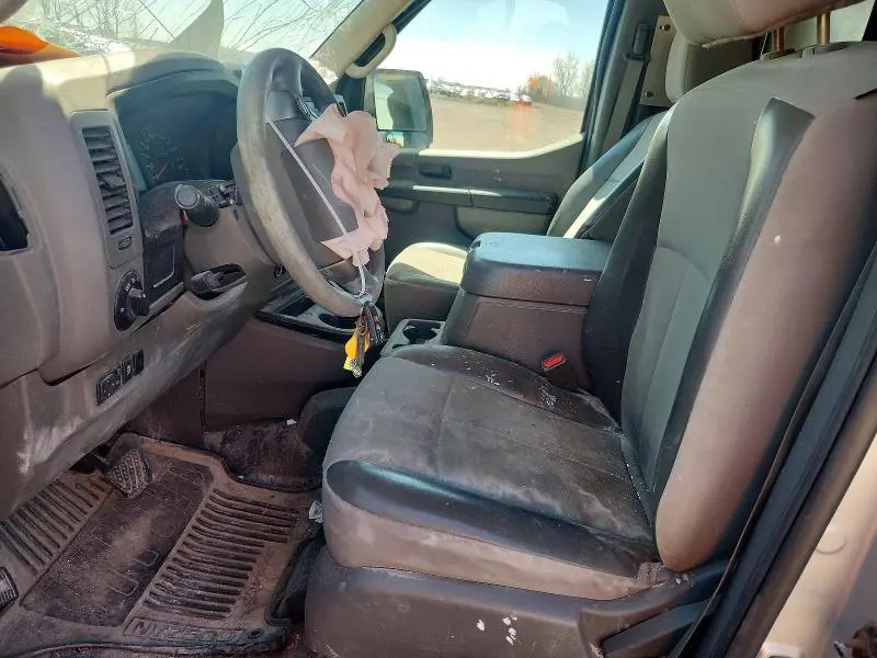 2015 NISSAN NV 2500  