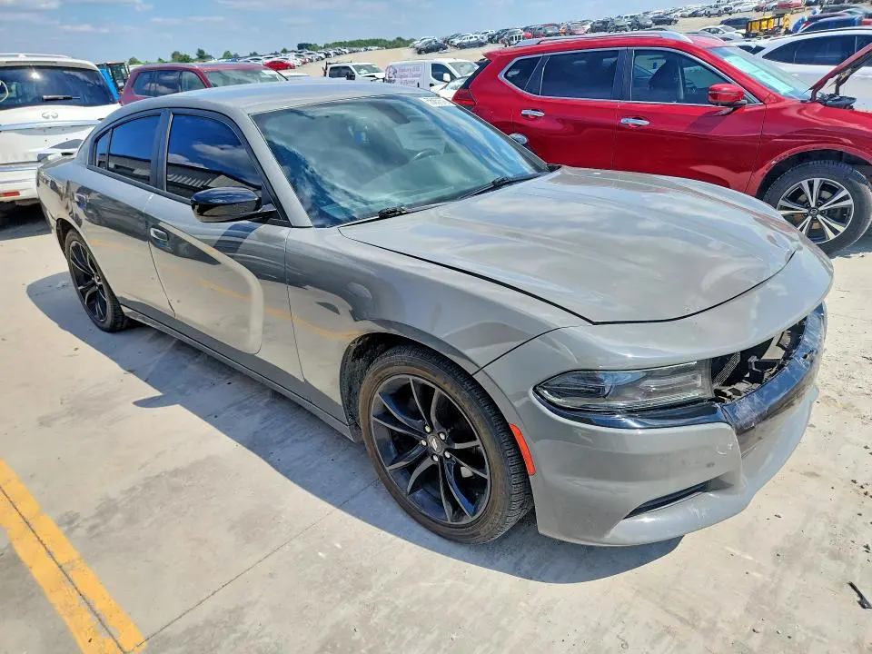 2017 DODGE CHARGER SE  