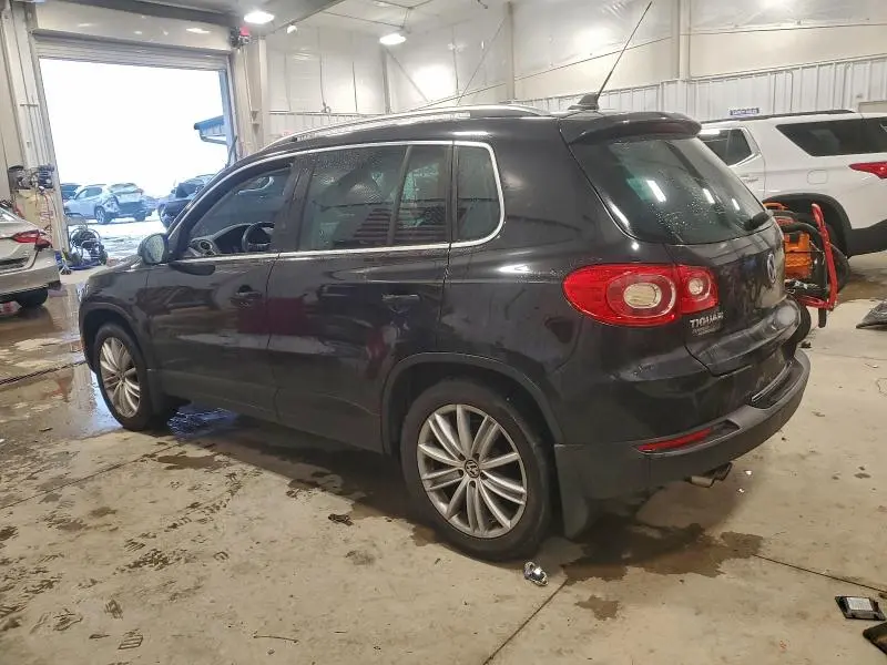 2011 VOLKSWAGEN TIGUAN S  