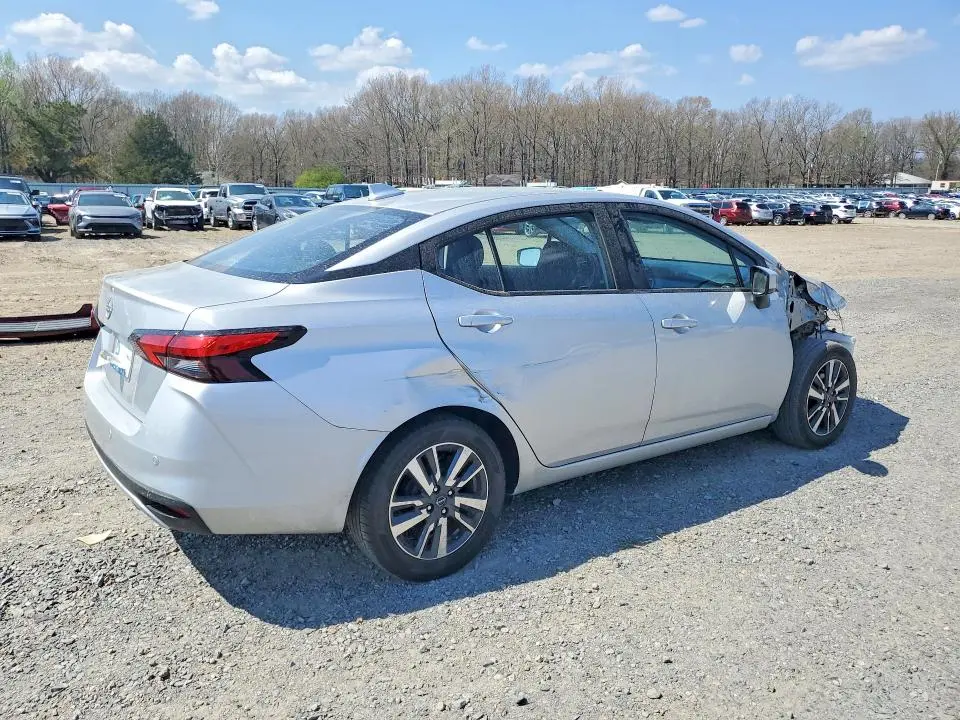 2025 NISSAN VERSA SV  