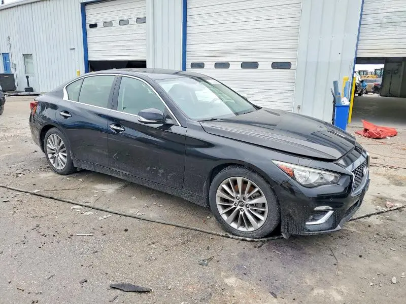 2018 INFINITI Q50 LUXE  