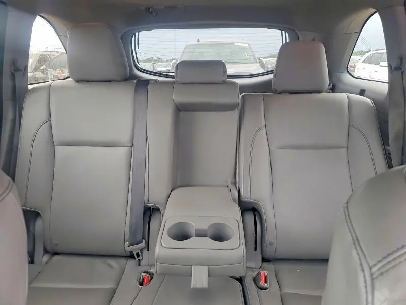 2015 TOYOTA HIGHLANDER XLE  