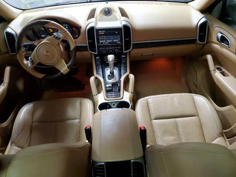 2013 PORSCHE CAYENNE   