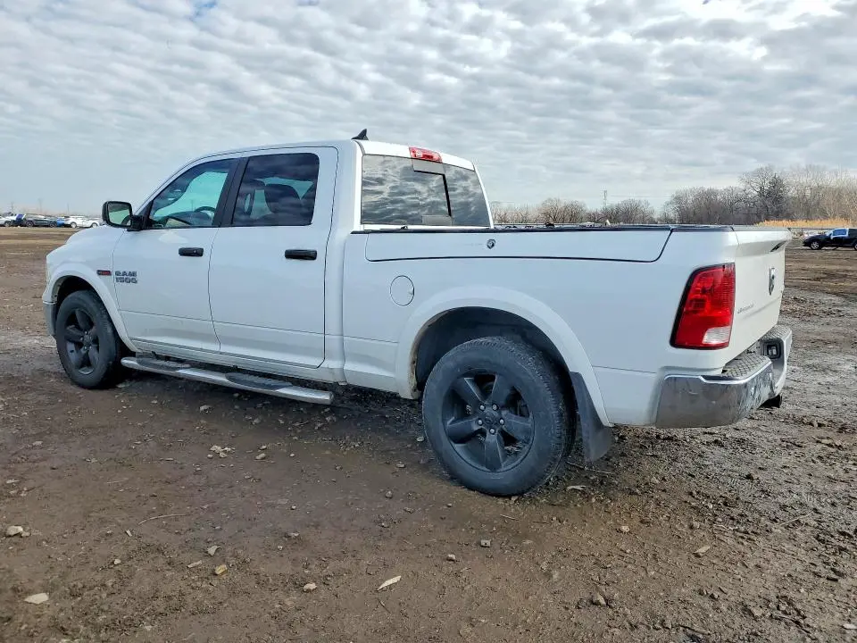 2016 RAM 1500 SLT  