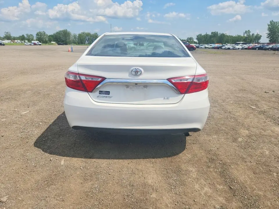 2015 TOYOTA CAMRY LE  