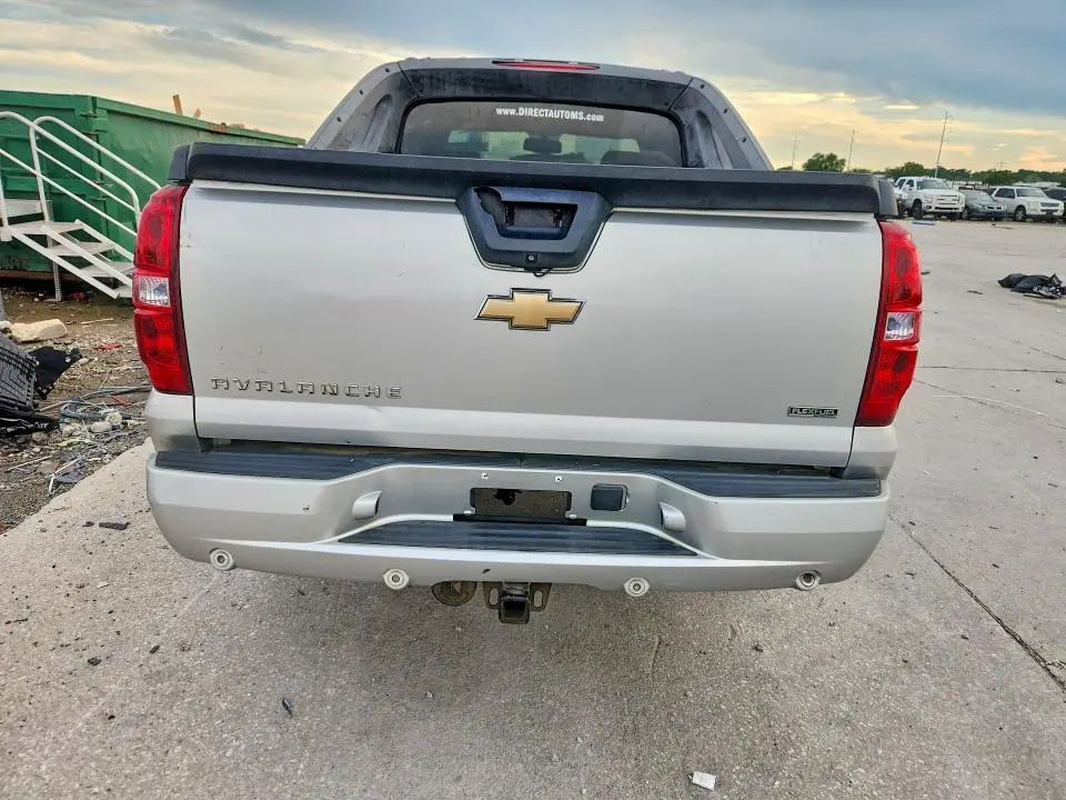 2011 CHEVROLET AVALANCHE LT  
