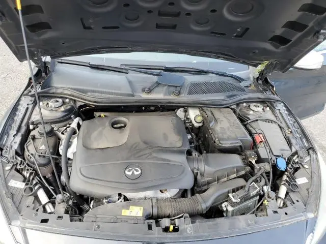 2017 INFINITI QX30 BASE  