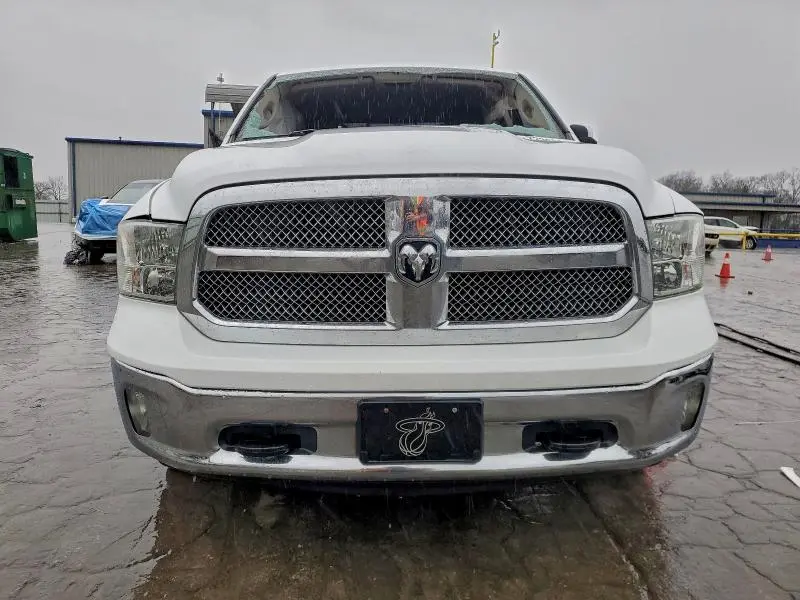 2018 RAM 1500 SLT  