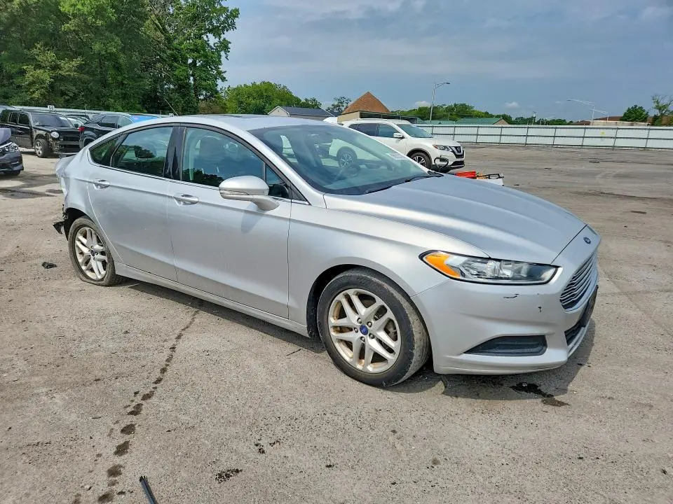 2015 FORD FUSION SE  