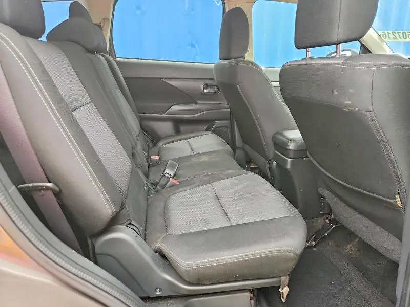 2018 MITSUBISHI OUTLANDER ES  