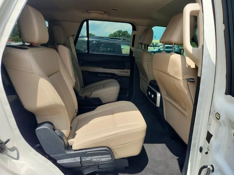 2024 FORD EXPEDITION XLT  