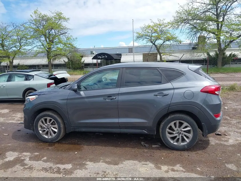 2017 HYUNDAI TUCSON SE