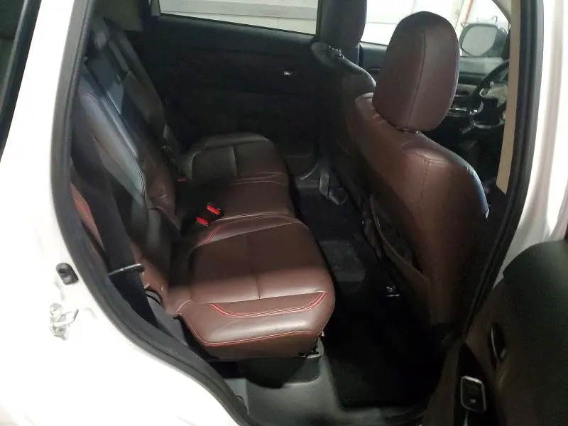 2018 MITSUBISHI OUTLANDER SE  