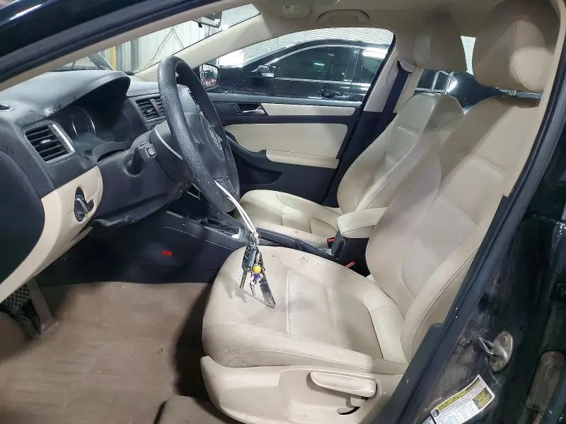 2012 VOLKSWAGEN JETTA SE  