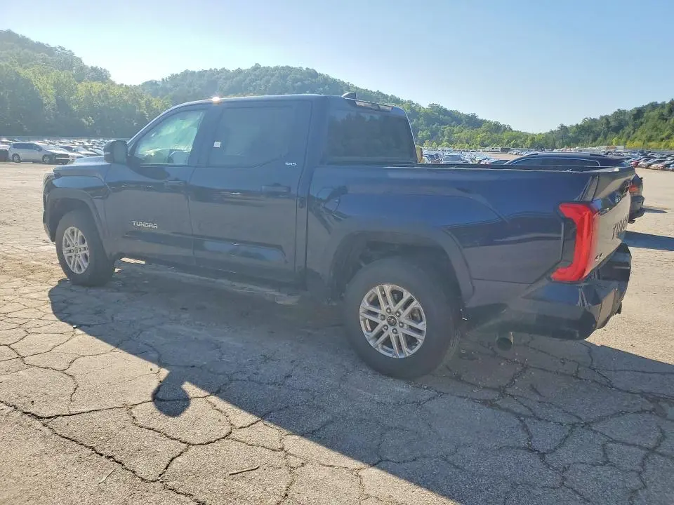 2024 TOYOTA TUNDRA SR5  