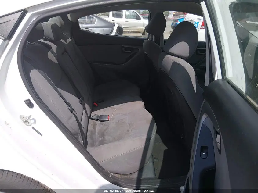 2015 HYUNDAI ELANTRA SE