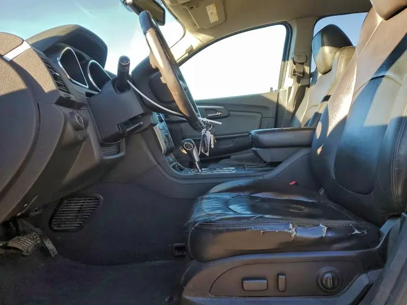 2011 CHEVROLET TRAVERSE LT  