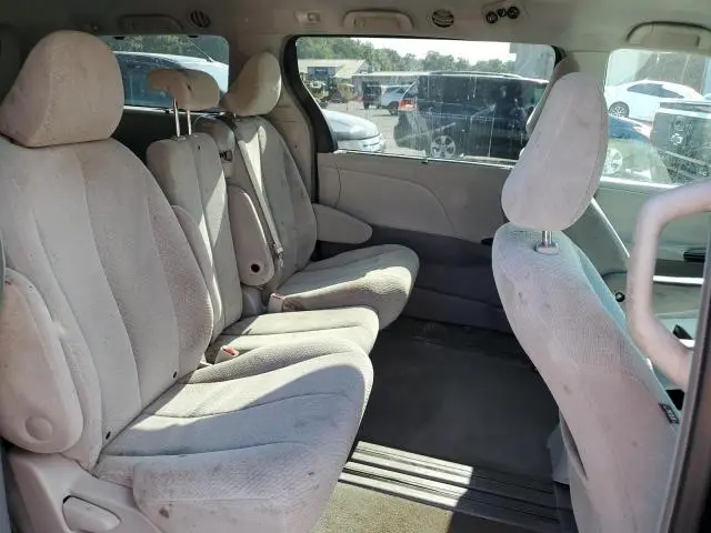 2011 TOYOTA SIENNA LE  