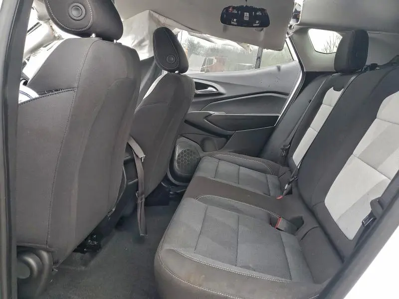 2025 CHEVROLET TRAX LS  