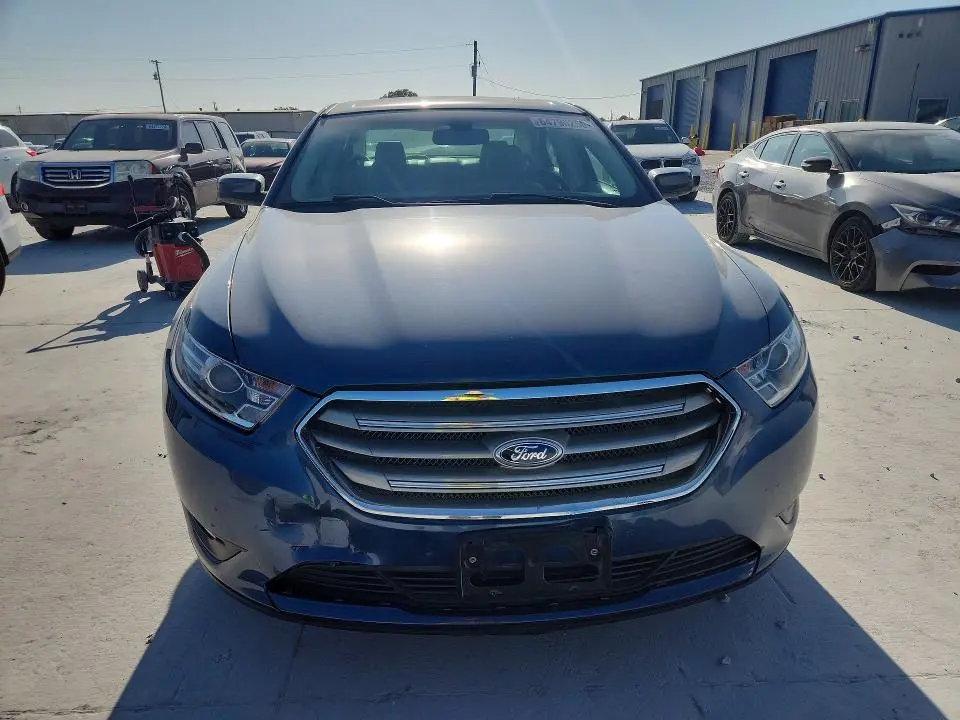2018 FORD TAURUS SEL  