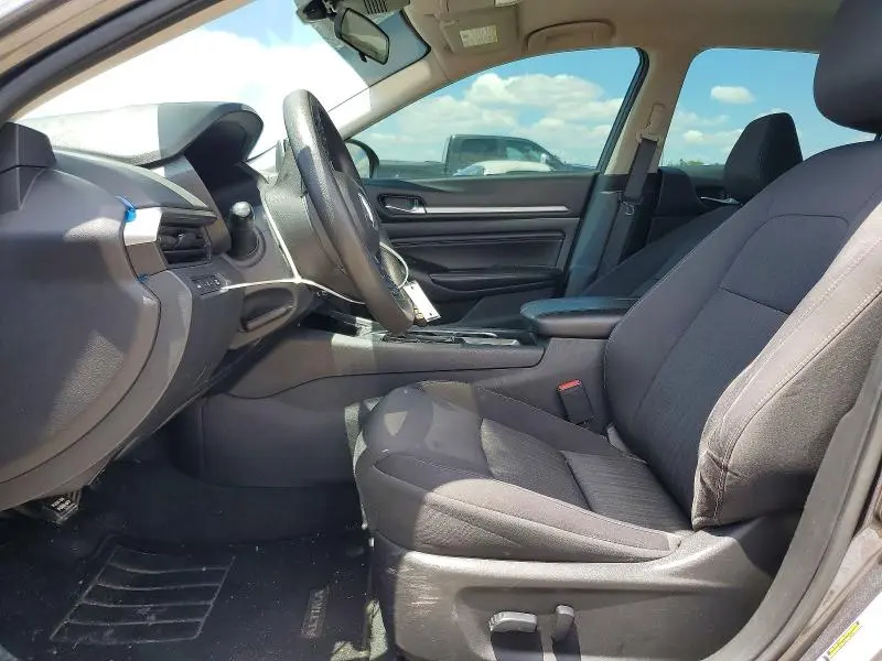 2021 NISSAN ALTIMA SV  