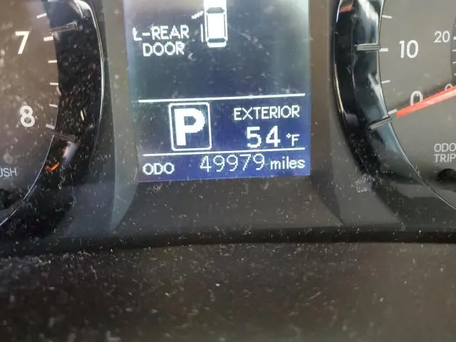 2017 TOYOTA SIENNA LE  