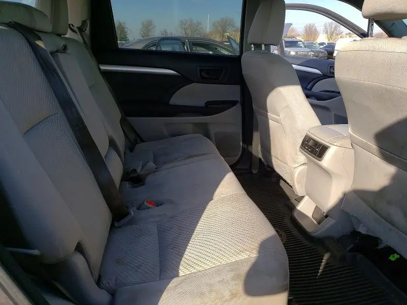 2017 TOYOTA HIGHLANDER LE  