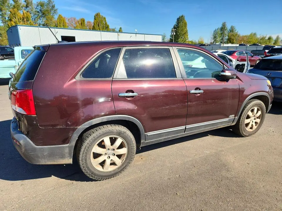 2013 KIA SORENTO LX  