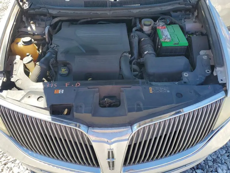 2013 LINCOLN MKT   