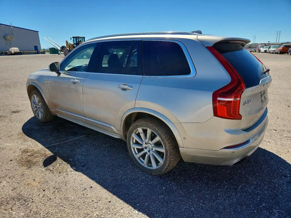 2016 VOLVO XC90 T6  