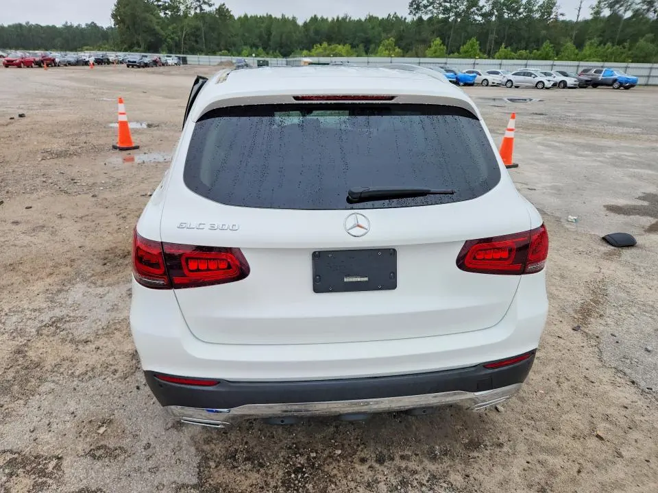 2021 MERCEDES-BENZ GLC 300  