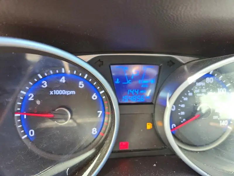 2015 HYUNDAI TUCSON SE  