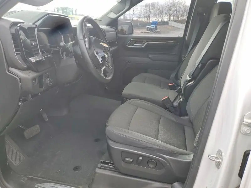 2024 CHEVROLET SILVERADO K1500 LT  