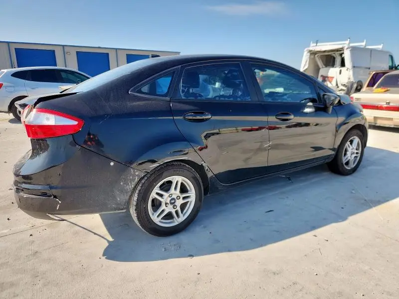 2017 FORD FIESTA SE  