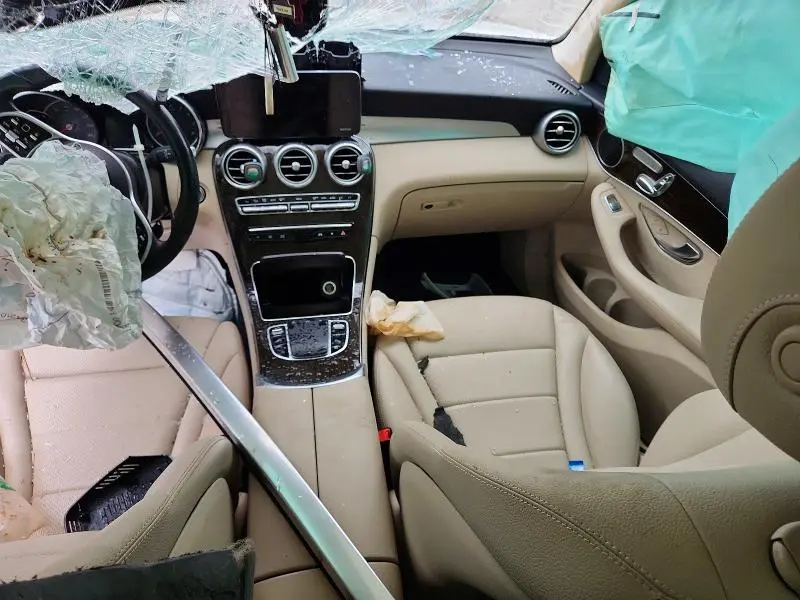 2021 MERCEDES-BENZ GLC 300  