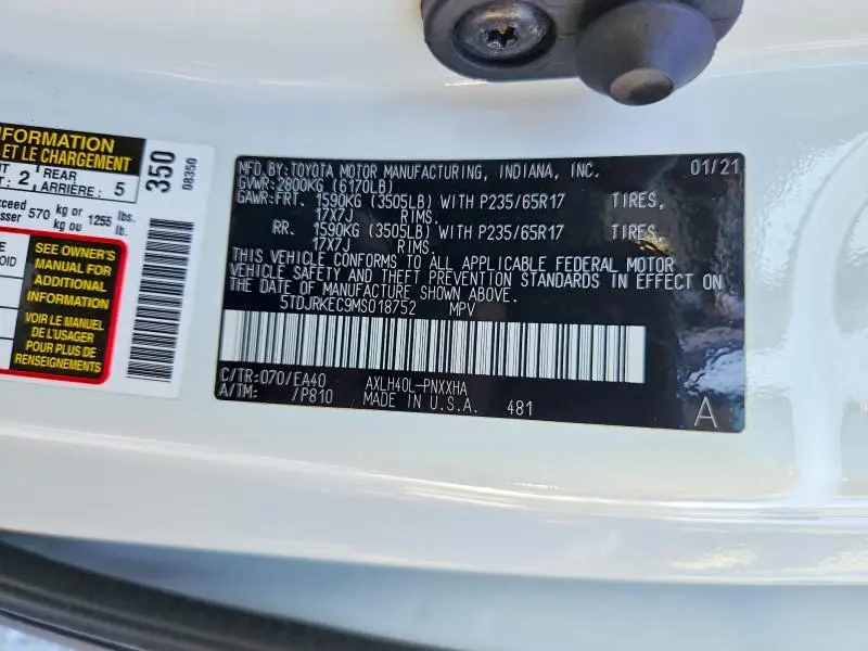 2021 TOYOTA SIENNA XLE  