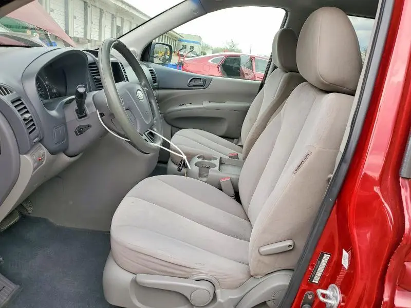 2010 KIA SEDONA BASE  