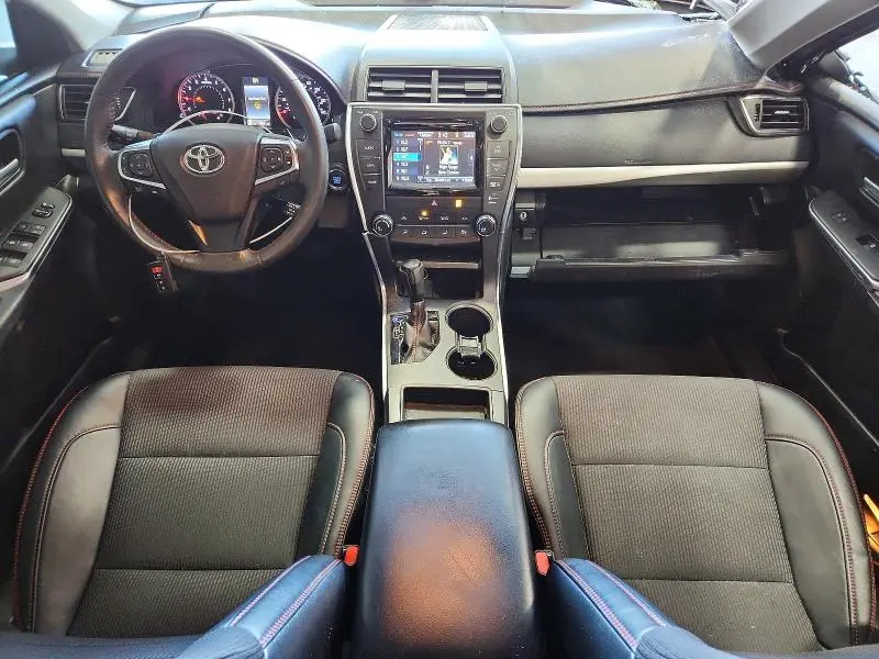 2017 TOYOTA CAMRY SE  
