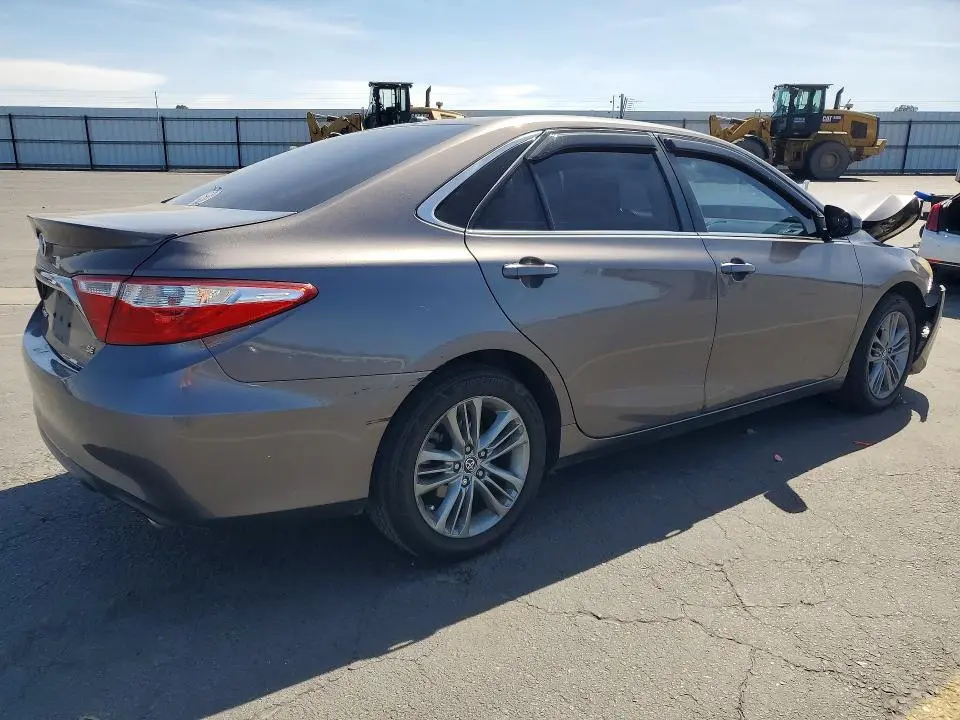 2017 TOYOTA CAMRY SE  