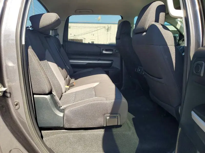 2016 TOYOTA TUNDRA CREWMAX SR5  
