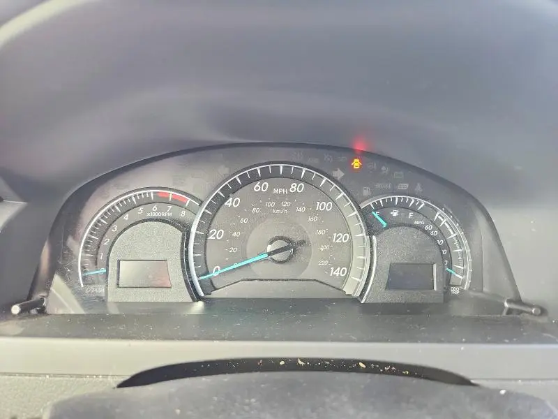 2013 TOYOTA CAMRY XLE  