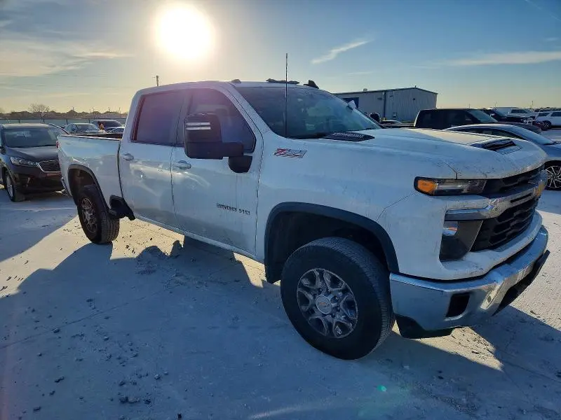 2024 CHEVROLET SILVERADO K3500 LT  