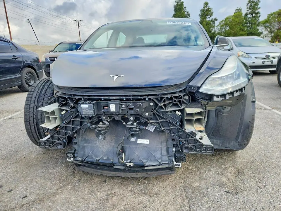2018 TESLA MODEL 3   