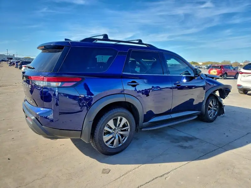 2022 NISSAN PATHFINDER SV  