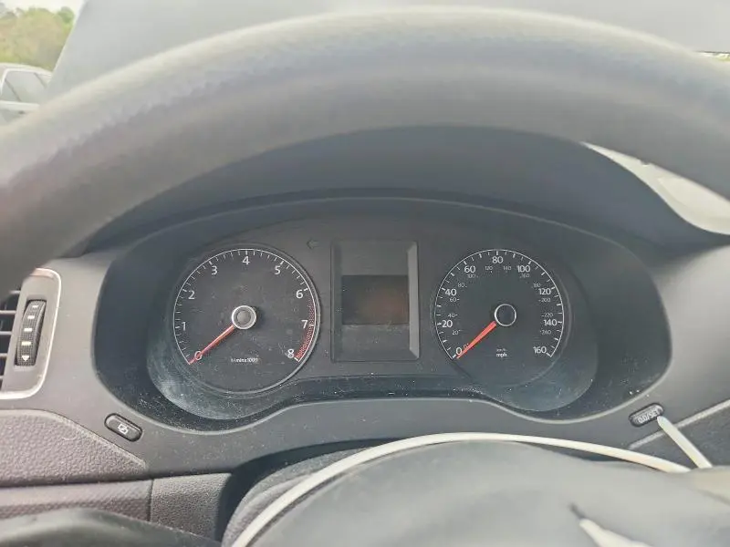 2011 VOLKSWAGEN JETTA BASE  