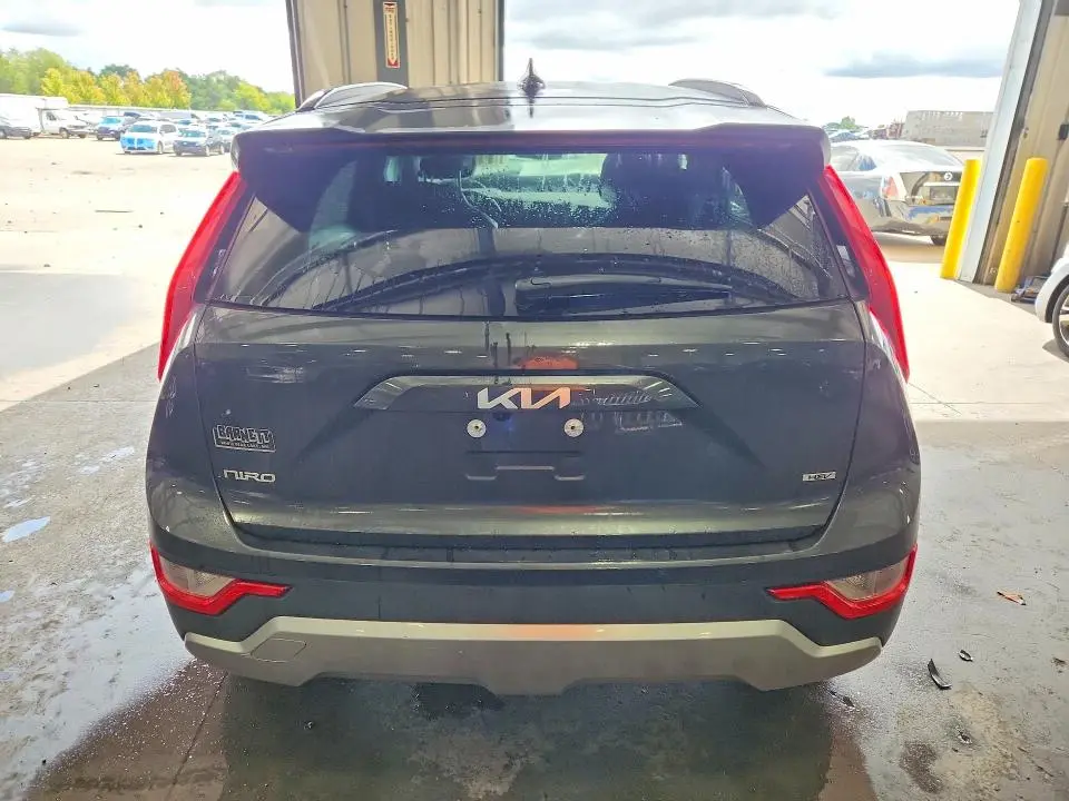 2023 KIA NIRO LX  